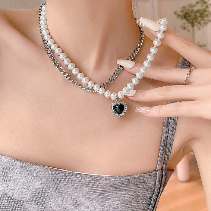 heart pearl necklace boogzel apparel