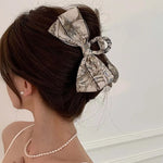 aesthetic bow hair claw clip boogzel clothing