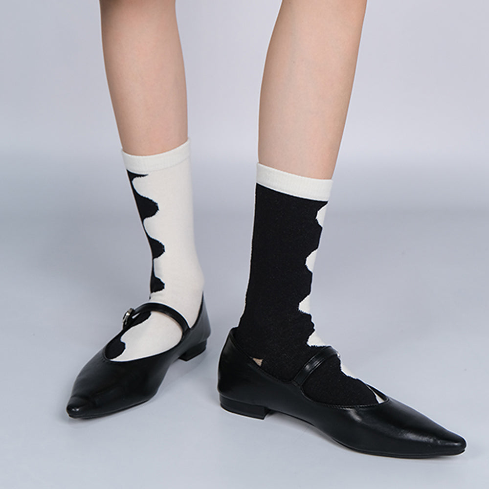 black and white abstract wave socks boogzel clothing
