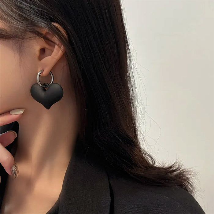 black heart pendant earrings boogzel clothing