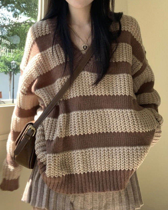 Brown-striped-aesthetic-sweater-boogzel-clothing