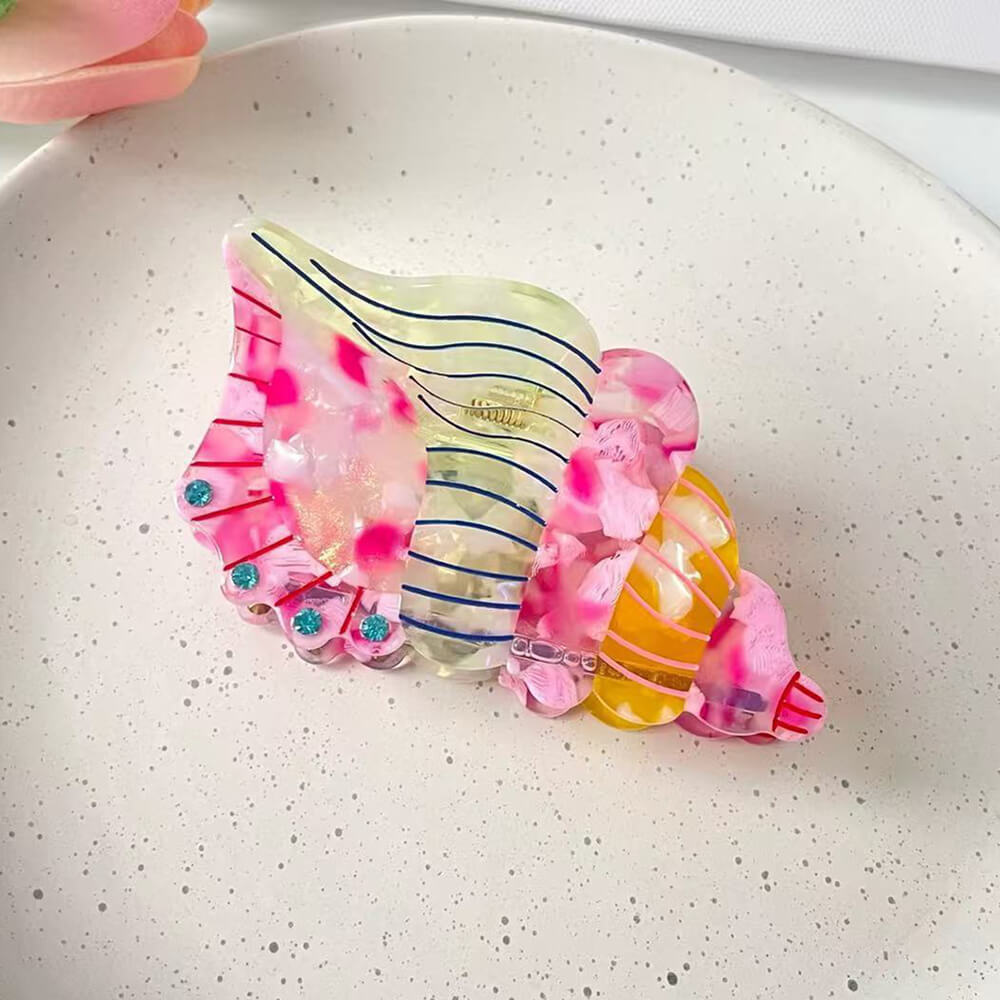 Boo Shell Conch Shell Hair Claw | AESTHETIC ACCESSORIES – Boogzel Clothing