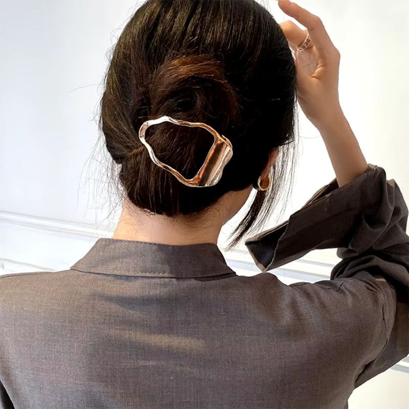 minimalist aesthetic hair claw clip boogzel clothing