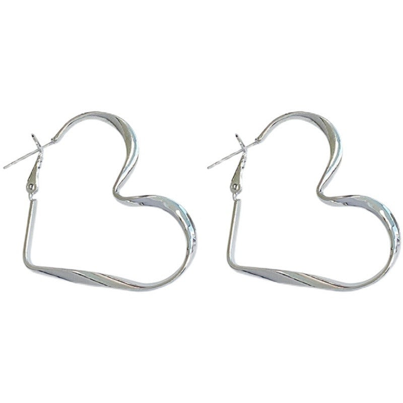Treat yourself to a little minimalistic love with these chic Minimalist Aesthetic Heart Earrings!