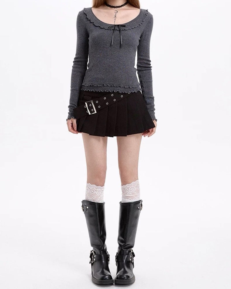 black pleated skirt with buckle belt boogzel clothing