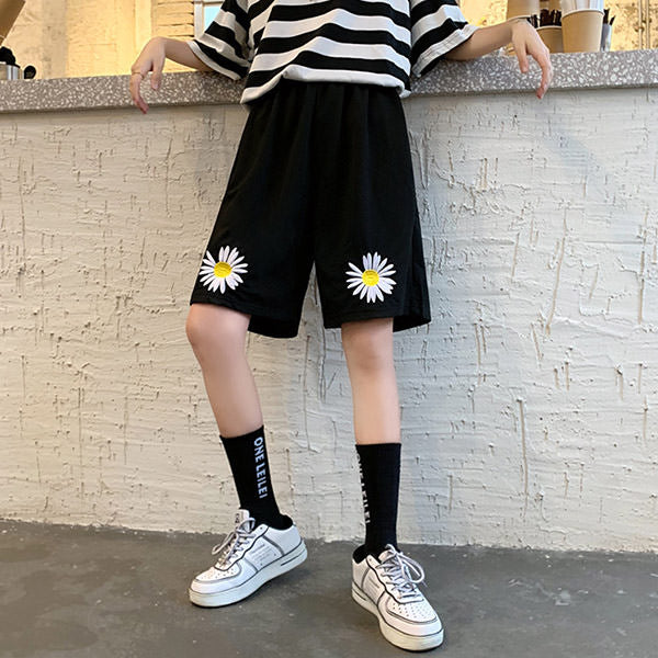 shop Daisy Embroidery Shorts boogzel apparel